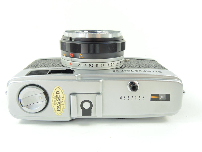 Olympus Trip 35 - Late in black cowhide leather