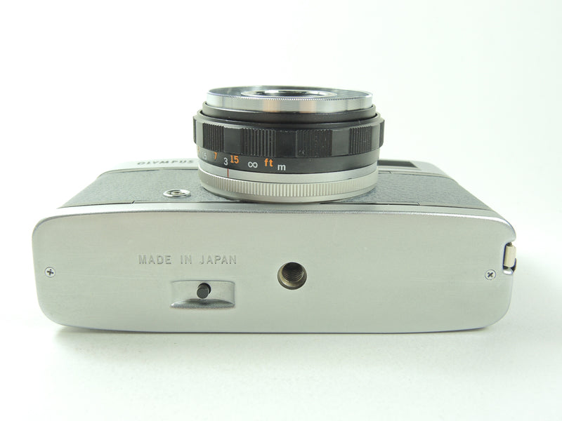 Olympus Trip 35 - Late in lunar grey leather